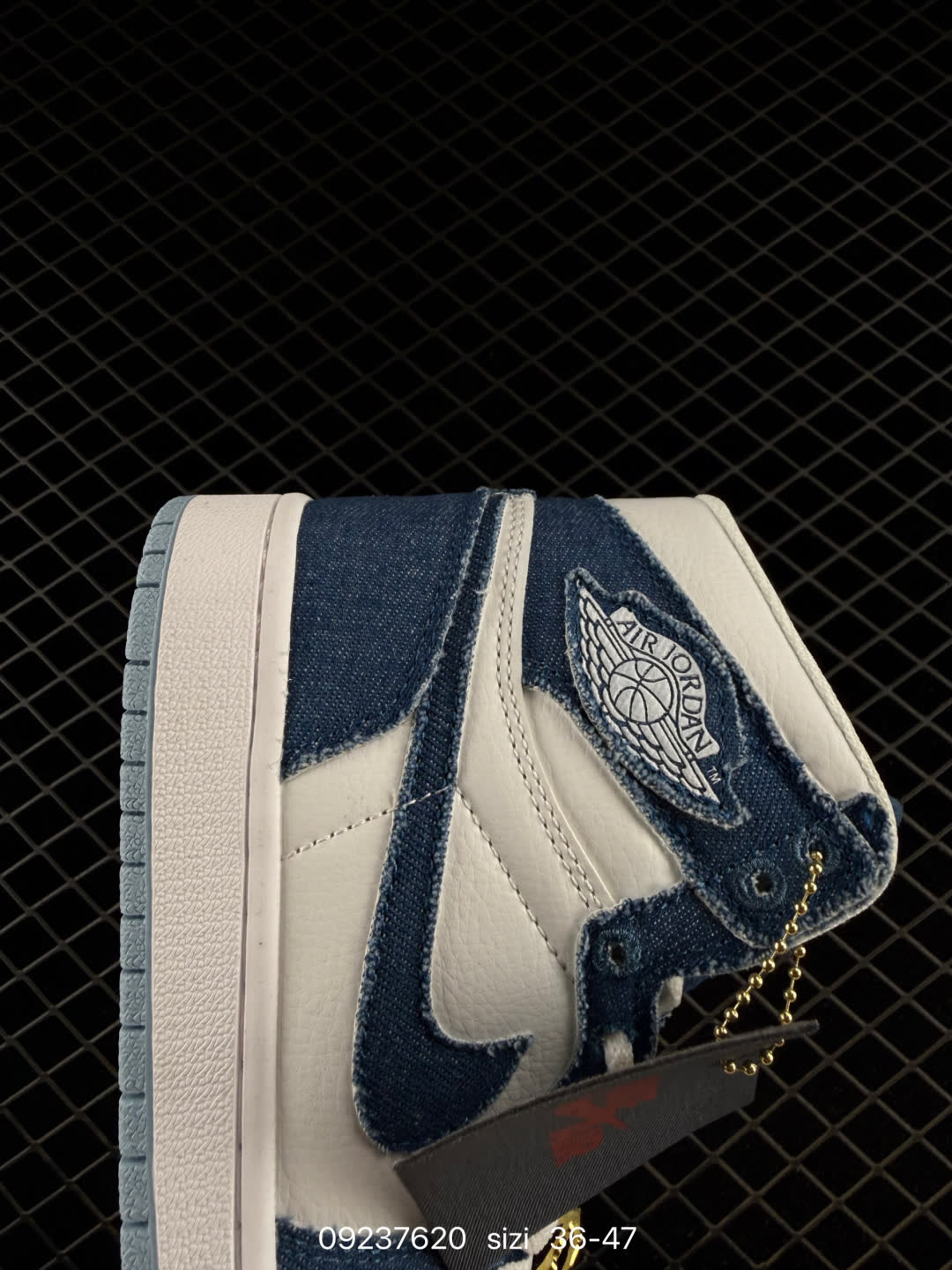 Air Jordan 1 Retro High OG Pine Green-555088-302